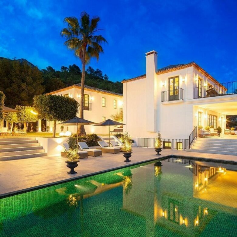 Classic villa with pool and mountain views Sierra Blanca Marbella