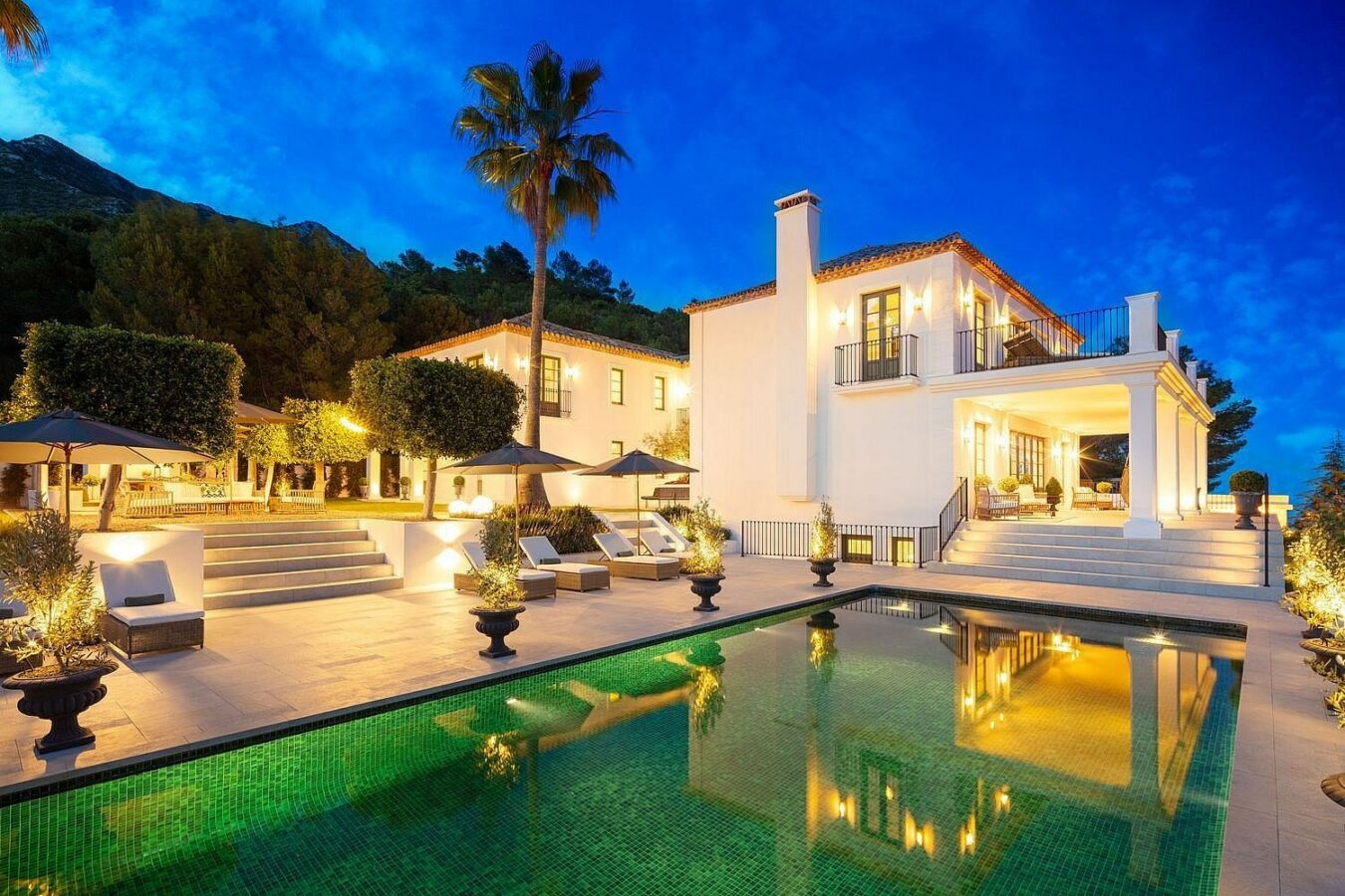 Classic villa with pool and mountain views Sierra Blanca Marbella
