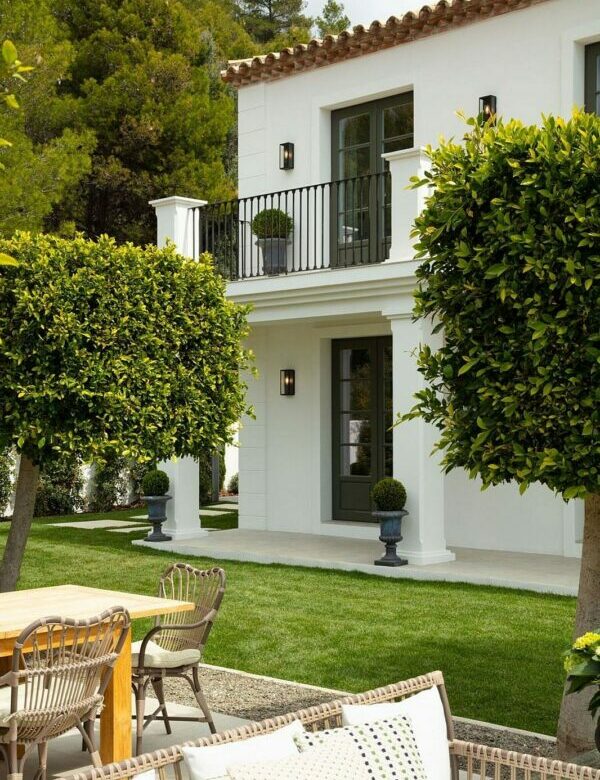 Classic villa with pool and mountain views Sierra Blanca Marbella