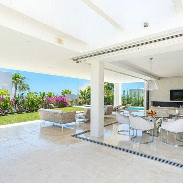 Contemporary villa with sea views and pool in a gated community, Rio Real, Marbella