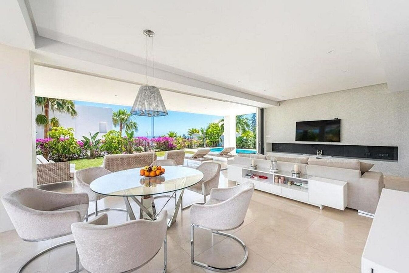 Contemporary villa with sea views and pool in a gated community, Rio Real, Marbella