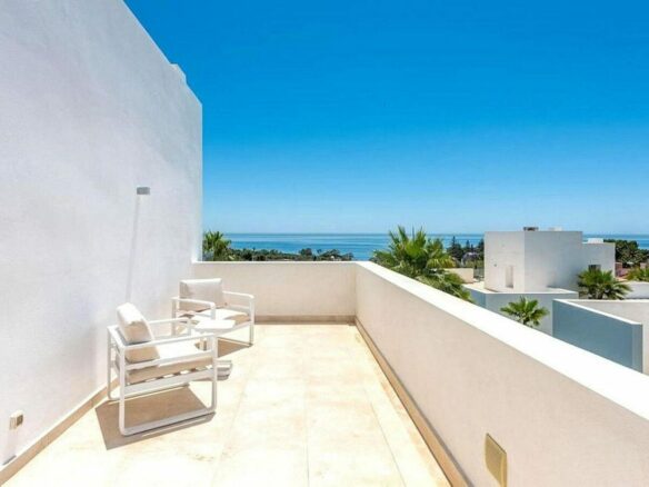 Contemporary villa with sea views and pool in a gated community, Rio Real, Marbella