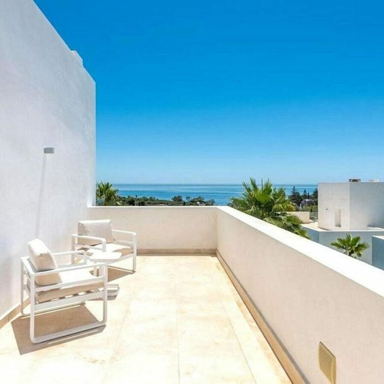 Contemporary villa with sea views and pool in a gated community, Rio Real, Marbella