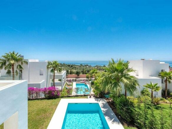 Contemporary villa with sea views and pool in a gated community, Rio Real, Marbella