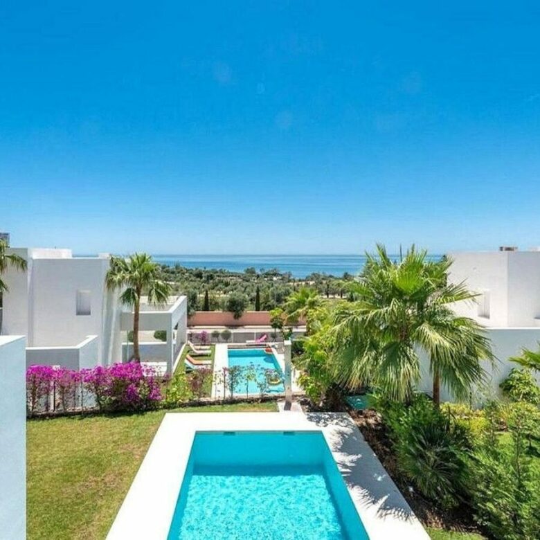 Contemporary villa with sea views and pool in a gated community, Rio Real, Marbella