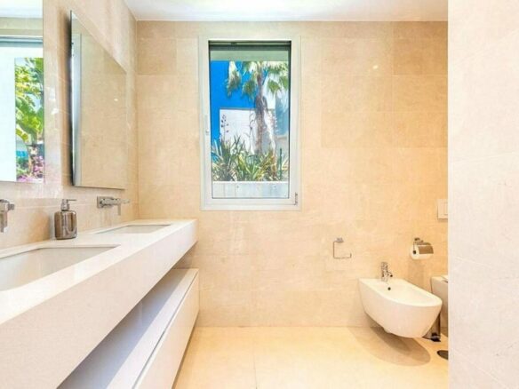 Contemporary villa with sea views and pool in a gated community, Rio Real, Marbella