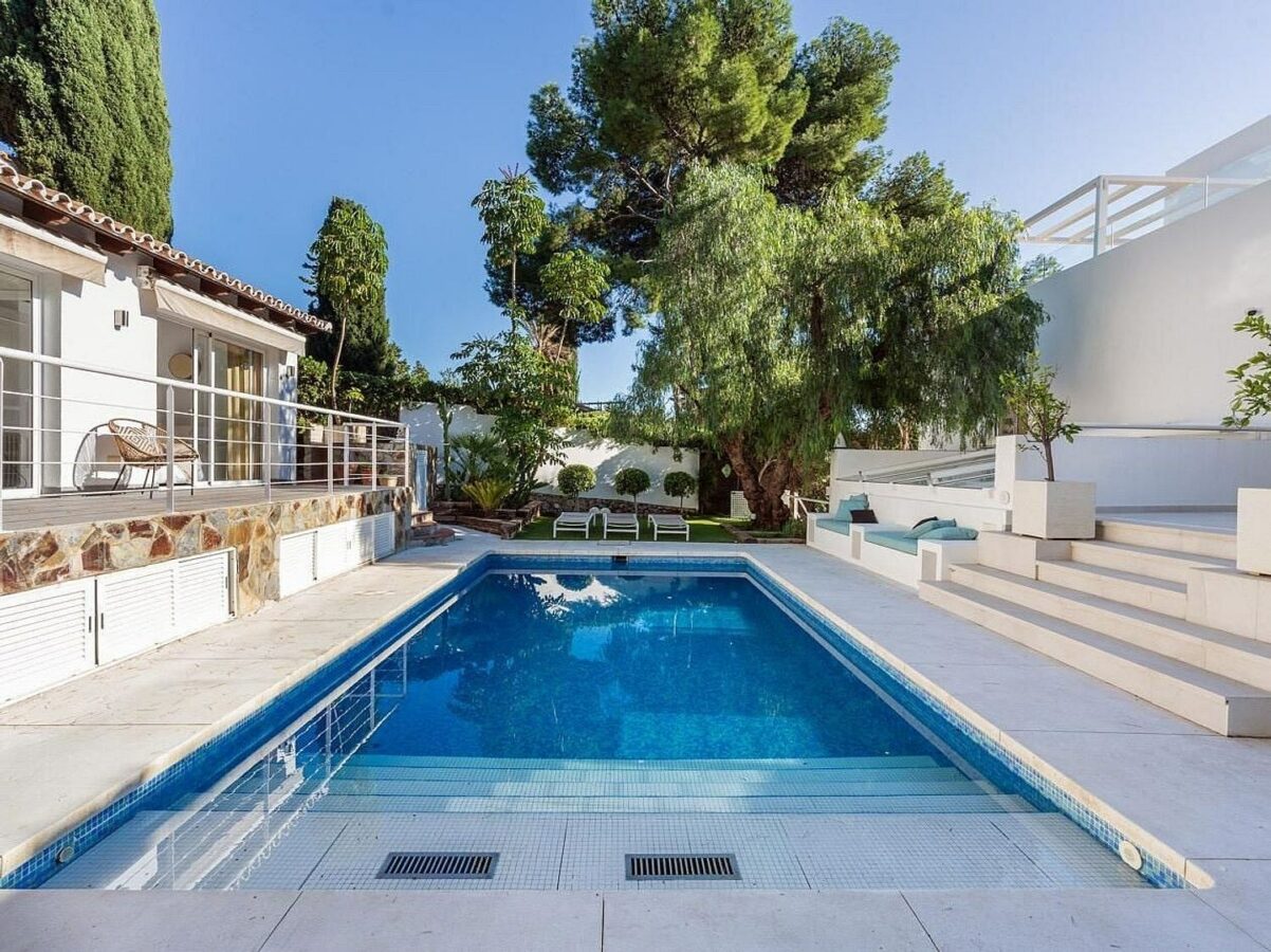 Contemporary villa with pool and guest house in Aloha, Nueva Andalucia, Marbella