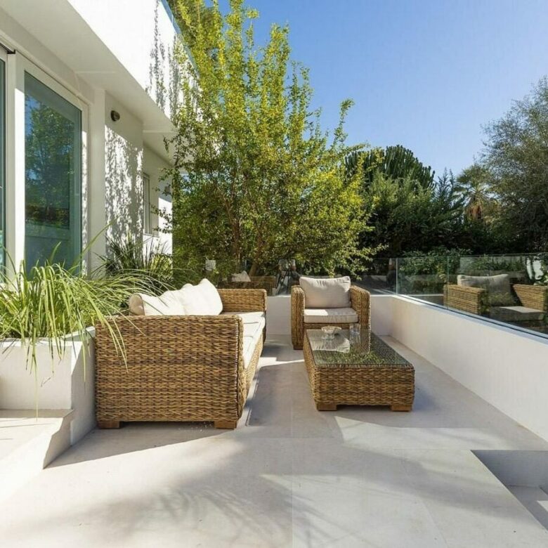 Contemporary villa with pool and guest house in Aloha, Nueva Andalucia, Marbella