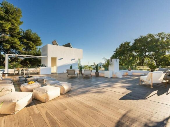 Contemporary villa with pool and guest house in Aloha, Nueva Andalucia, Marbella