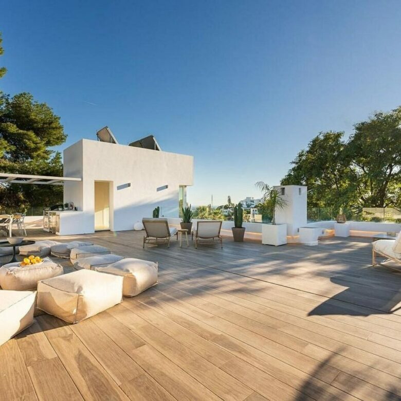 Contemporary villa with pool and guest house in Aloha, Nueva Andalucia, Marbella