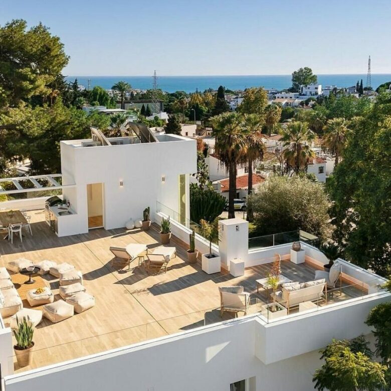Contemporary villa with pool and guest house in Aloha, Nueva Andalucia, Marbella