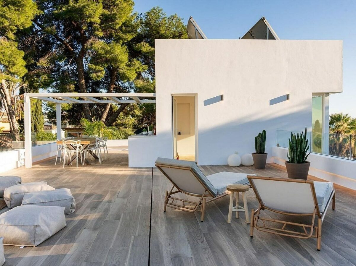 Contemporary villa with pool and guest house in Aloha, Nueva Andalucia, Marbella