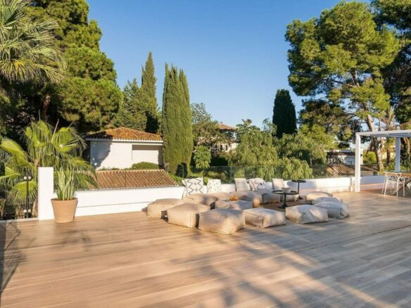 Contemporary villa with pool and guest house in Aloha, Nueva Andalucia, Marbella