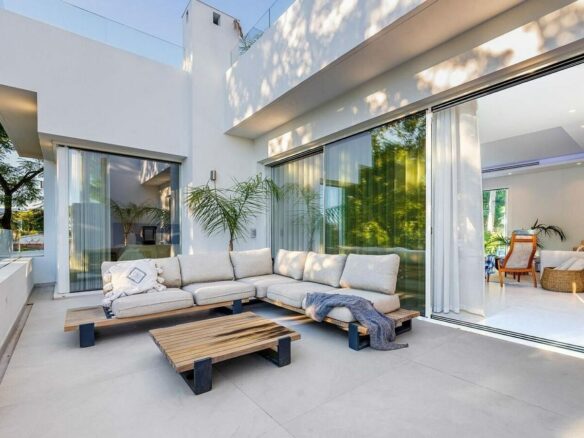 Contemporary villa with pool and guest house in Aloha, Nueva Andalucia, Marbella