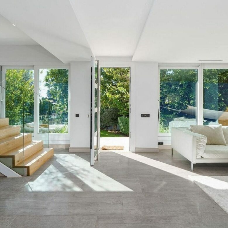 Contemporary villa with pool and guest house in Aloha, Nueva Andalucia, Marbella