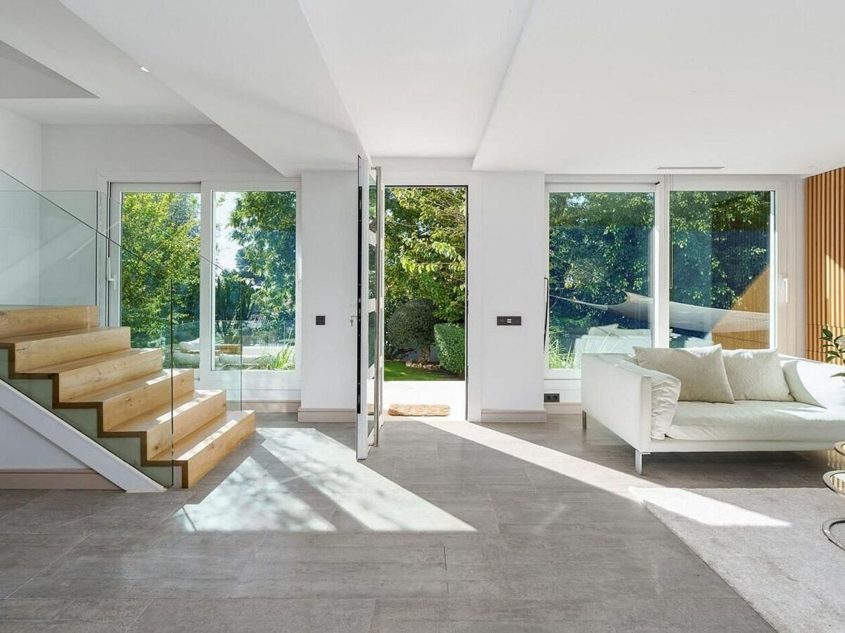 Contemporary villa with pool and guest house in Aloha, Nueva Andalucia, Marbella
