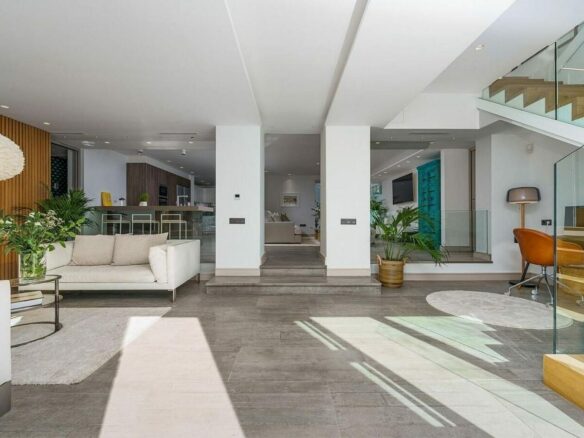 Contemporary villa with pool and guest house in Aloha, Nueva Andalucia, Marbella
