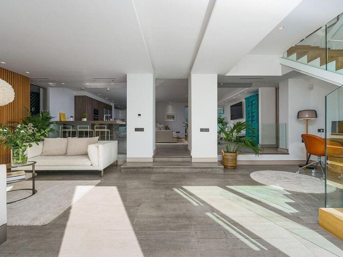 Contemporary villa with pool and guest house in Aloha, Nueva Andalucia, Marbella