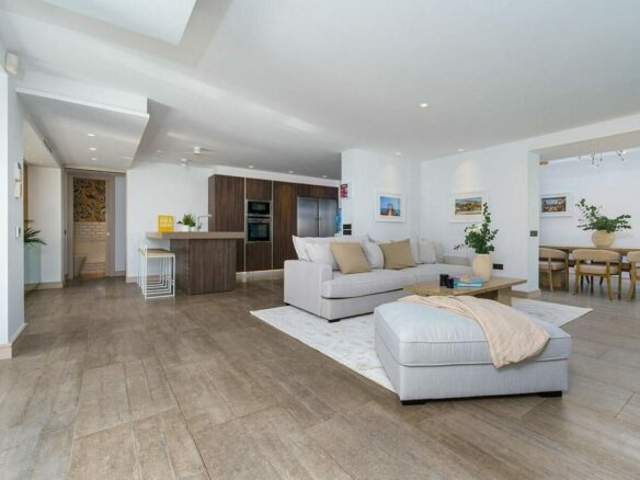 Contemporary villa with pool and guest house in Aloha, Nueva Andalucia, Marbella