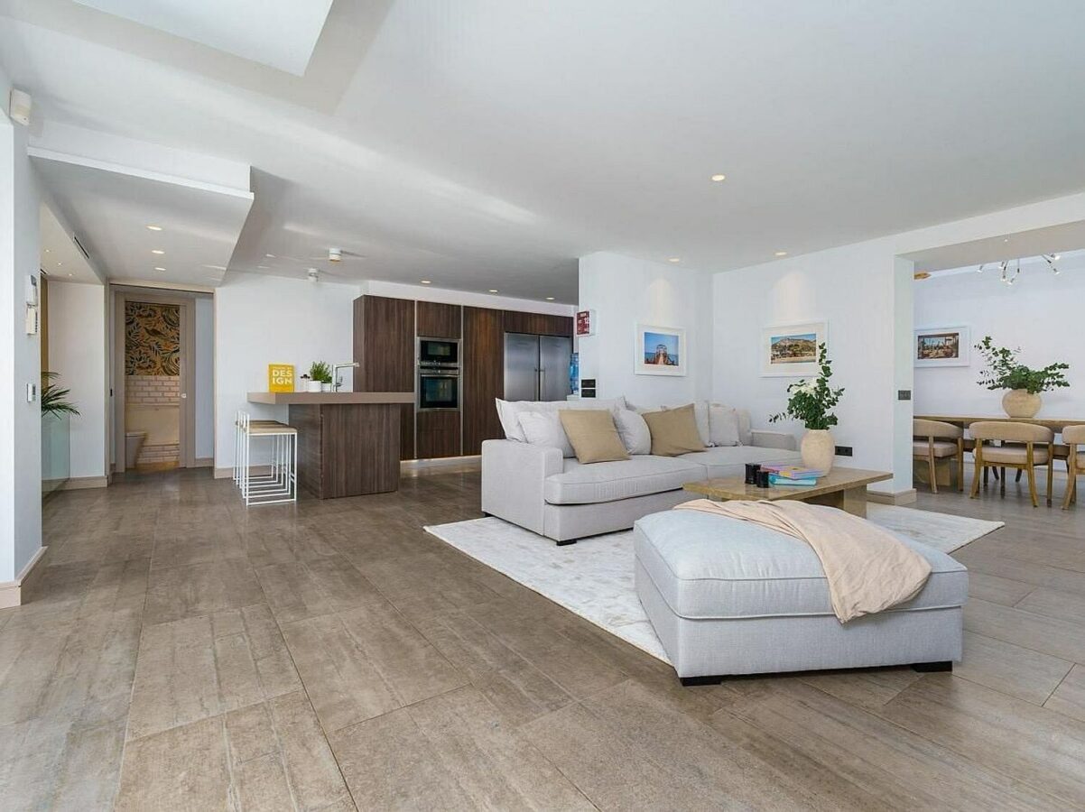 Contemporary villa with pool and guest house in Aloha, Nueva Andalucia, Marbella