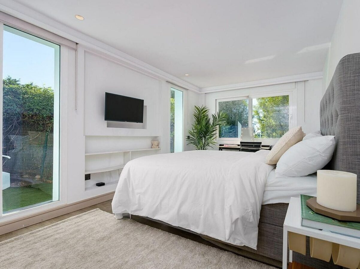Contemporary villa with pool and guest house in Aloha, Nueva Andalucia, Marbella