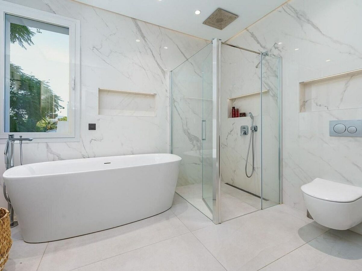 Contemporary villa with pool and guest house in Aloha, Nueva Andalucia, Marbella