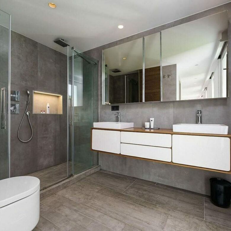 Contemporary villa with pool and guest house in Aloha, Nueva Andalucia, Marbella