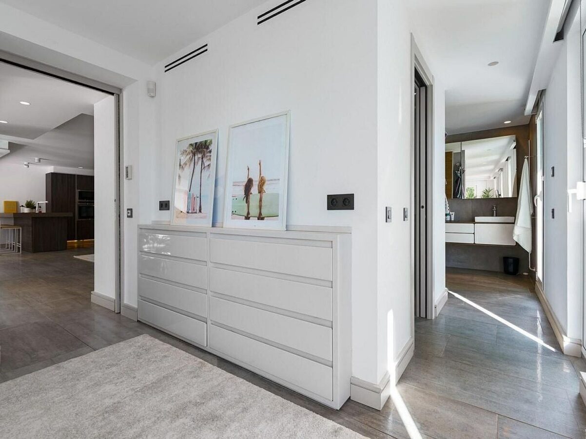 Contemporary villa with pool and guest house in Aloha, Nueva Andalucia, Marbella