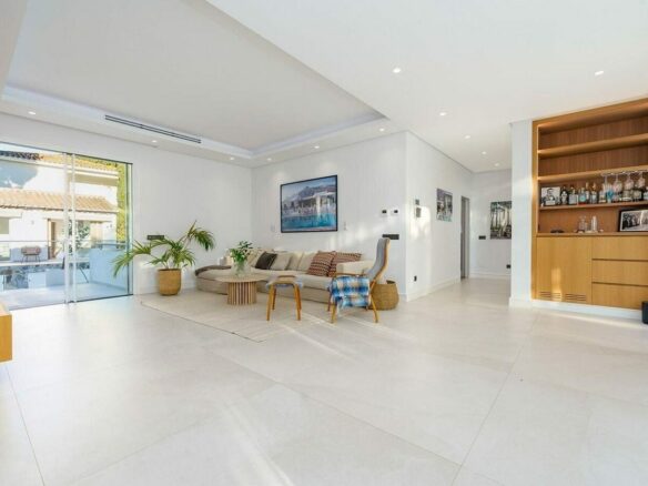 Contemporary villa with pool and guest house in Aloha, Nueva Andalucia, Marbella