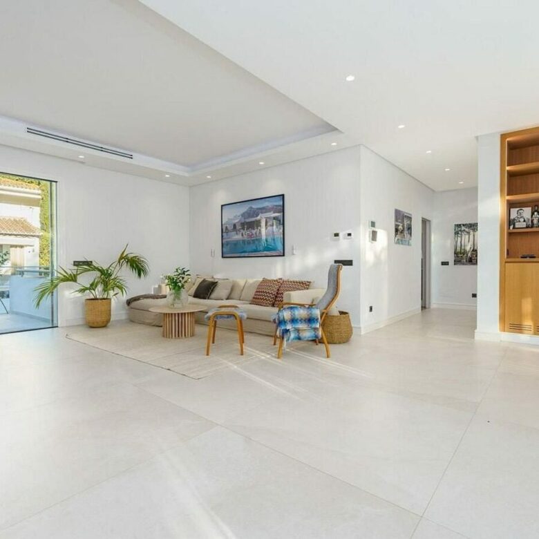Contemporary villa with pool and guest house in Aloha, Nueva Andalucia, Marbella