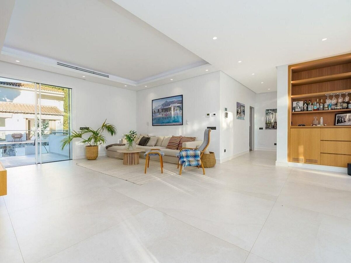 Contemporary villa with pool and guest house in Aloha, Nueva Andalucia, Marbella