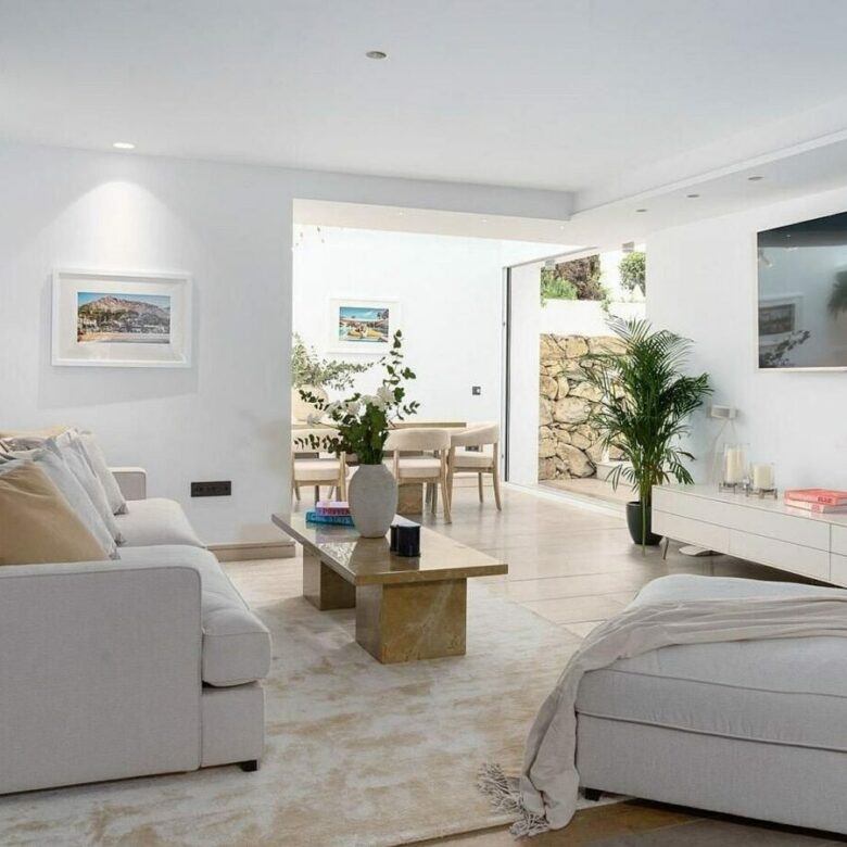 Contemporary villa with pool and guest house in Aloha, Nueva Andalucia, Marbella