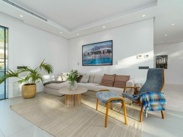 Contemporary villa with pool and guest house in Aloha, Nueva Andalucia, Marbella