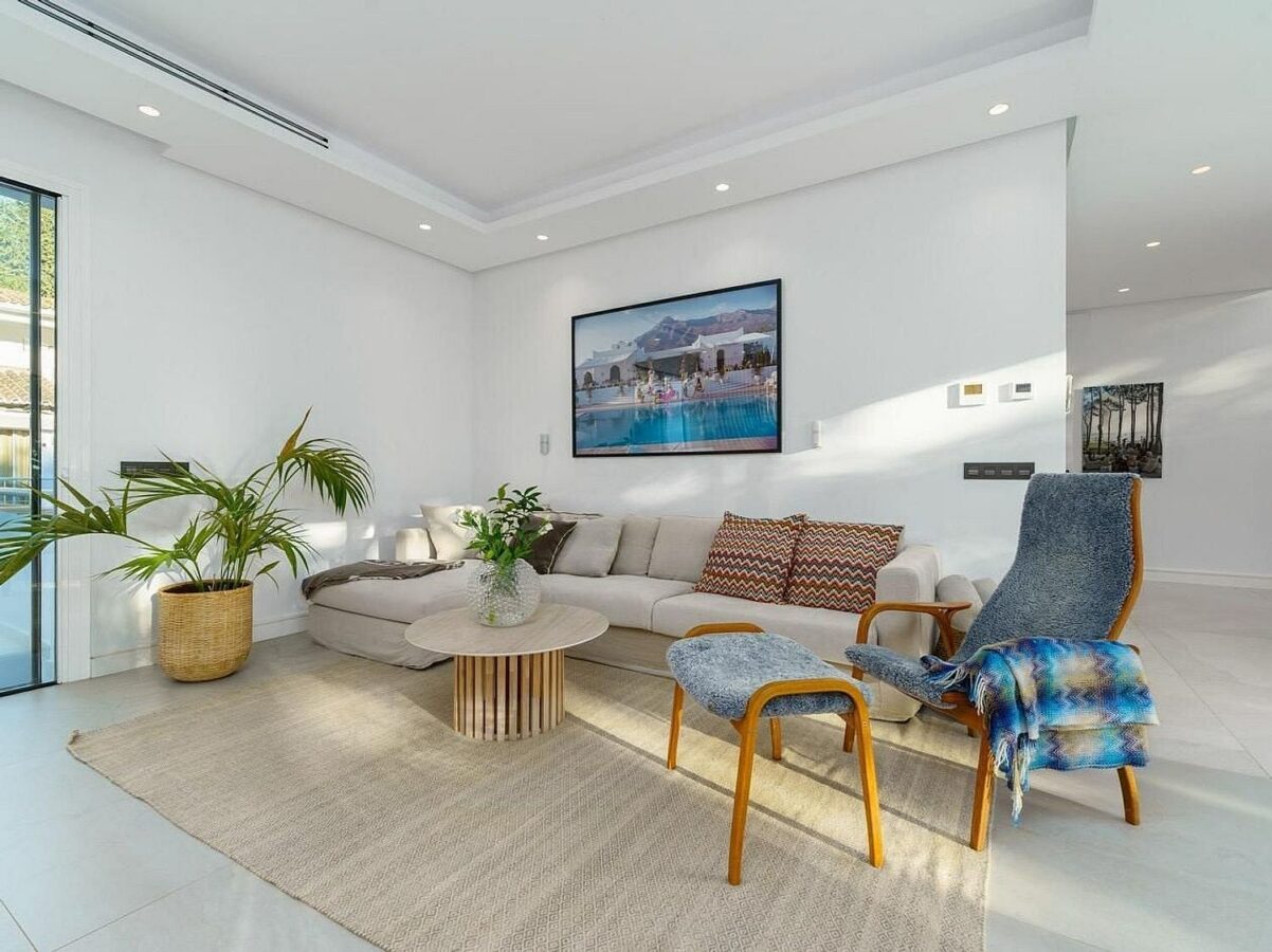 Contemporary villa with pool and guest house in Aloha, Nueva Andalucia, Marbella