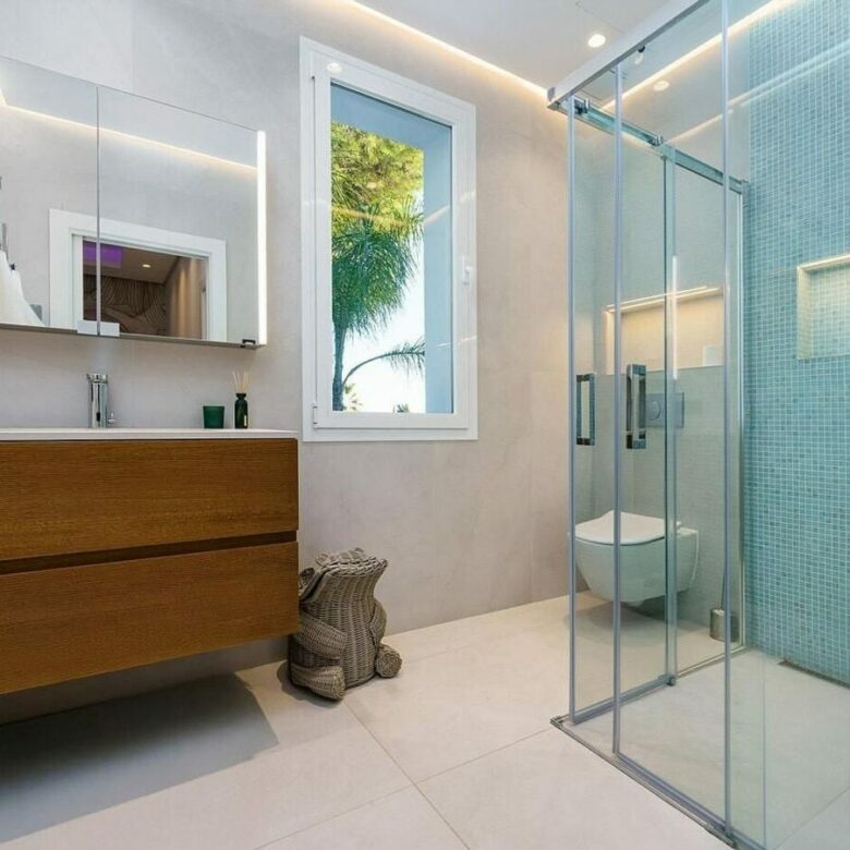 Contemporary villa with pool and guest house in Aloha, Nueva Andalucia, Marbella