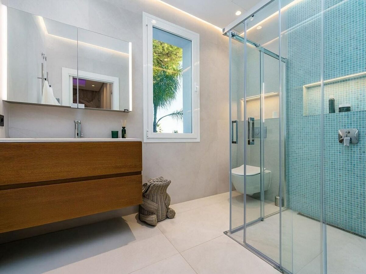 Contemporary villa with pool and guest house in Aloha, Nueva Andalucia, Marbella