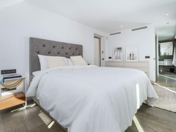 Contemporary villa with pool and guest house in Aloha, Nueva Andalucia, Marbella