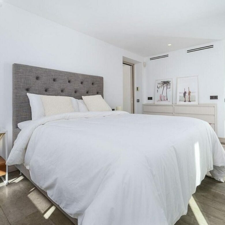 Contemporary villa with pool and guest house in Aloha, Nueva Andalucia, Marbella
