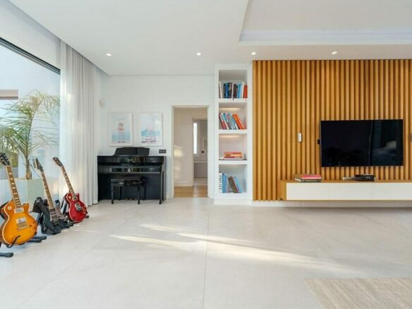Contemporary villa with pool and guest house in Aloha, Nueva Andalucia, Marbella