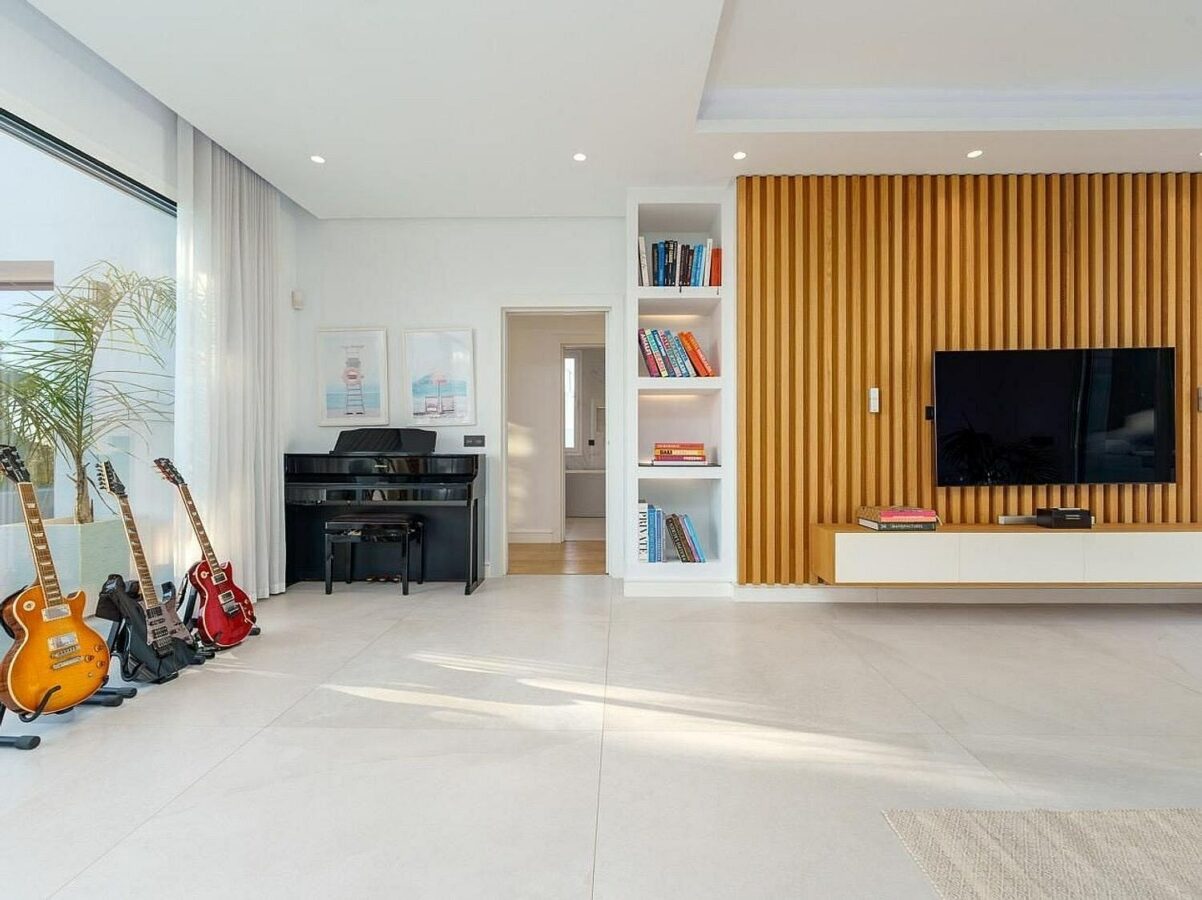 Contemporary villa with pool and guest house in Aloha, Nueva Andalucia, Marbella