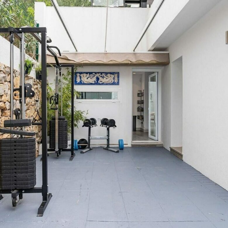 Contemporary villa with pool and guest house in Aloha, Nueva Andalucia, Marbella