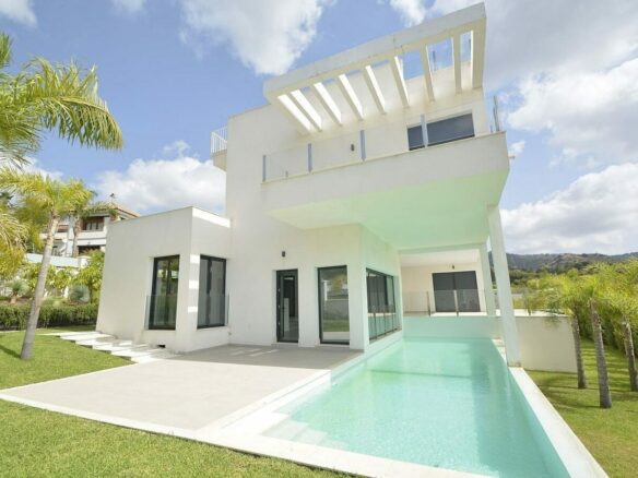 Contemporary villa with pool near Santa Maria Golf in Elviria, Marbella