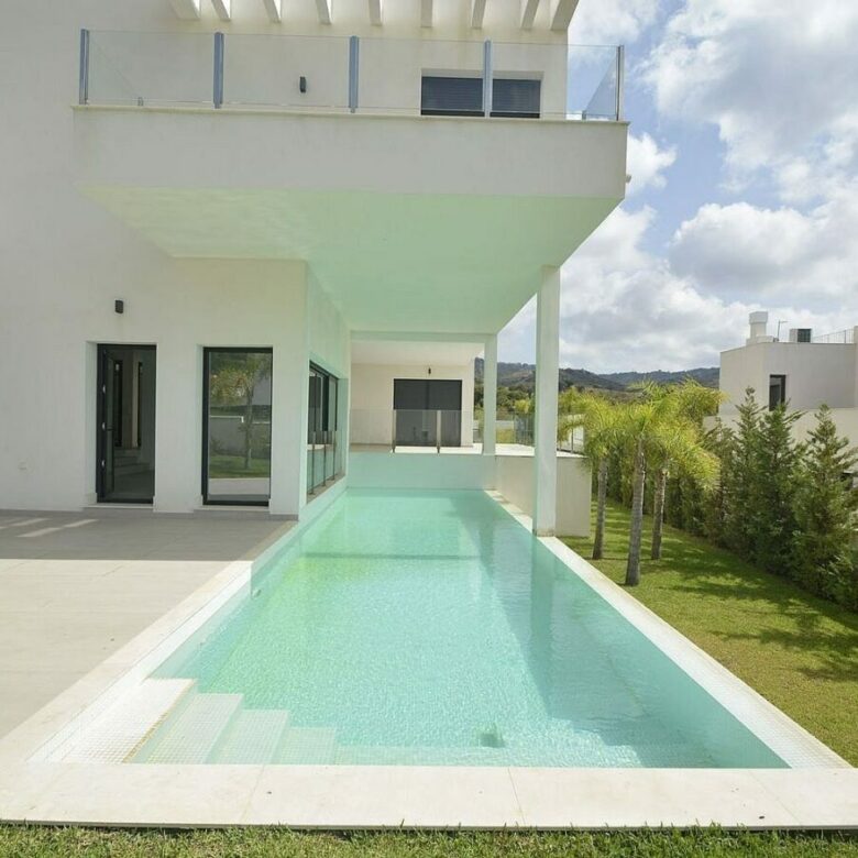 Contemporary villa with pool near Santa Maria Golf in Elviria, Marbella