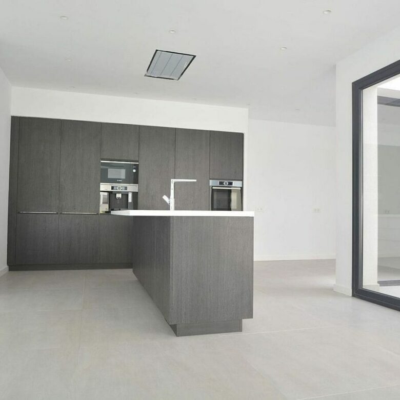 Contemporary villa with pool near Santa Maria Golf in Elviria, Marbella