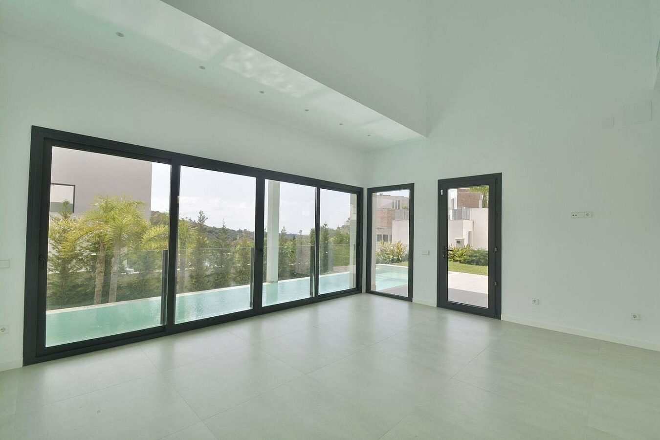 Contemporary villa with pool near Santa Maria Golf in Elviria, Marbella