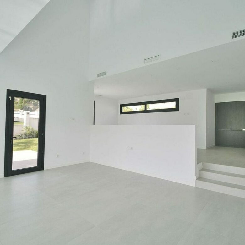 Contemporary villa with pool near Santa Maria Golf in Elviria, Marbella