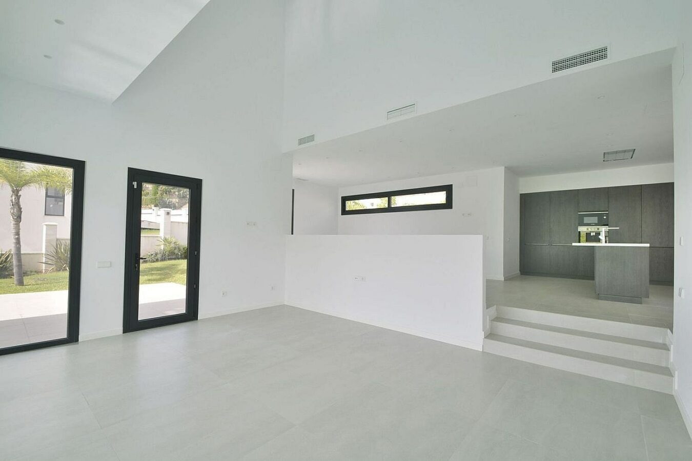 Contemporary villa with pool near Santa Maria Golf in Elviria, Marbella