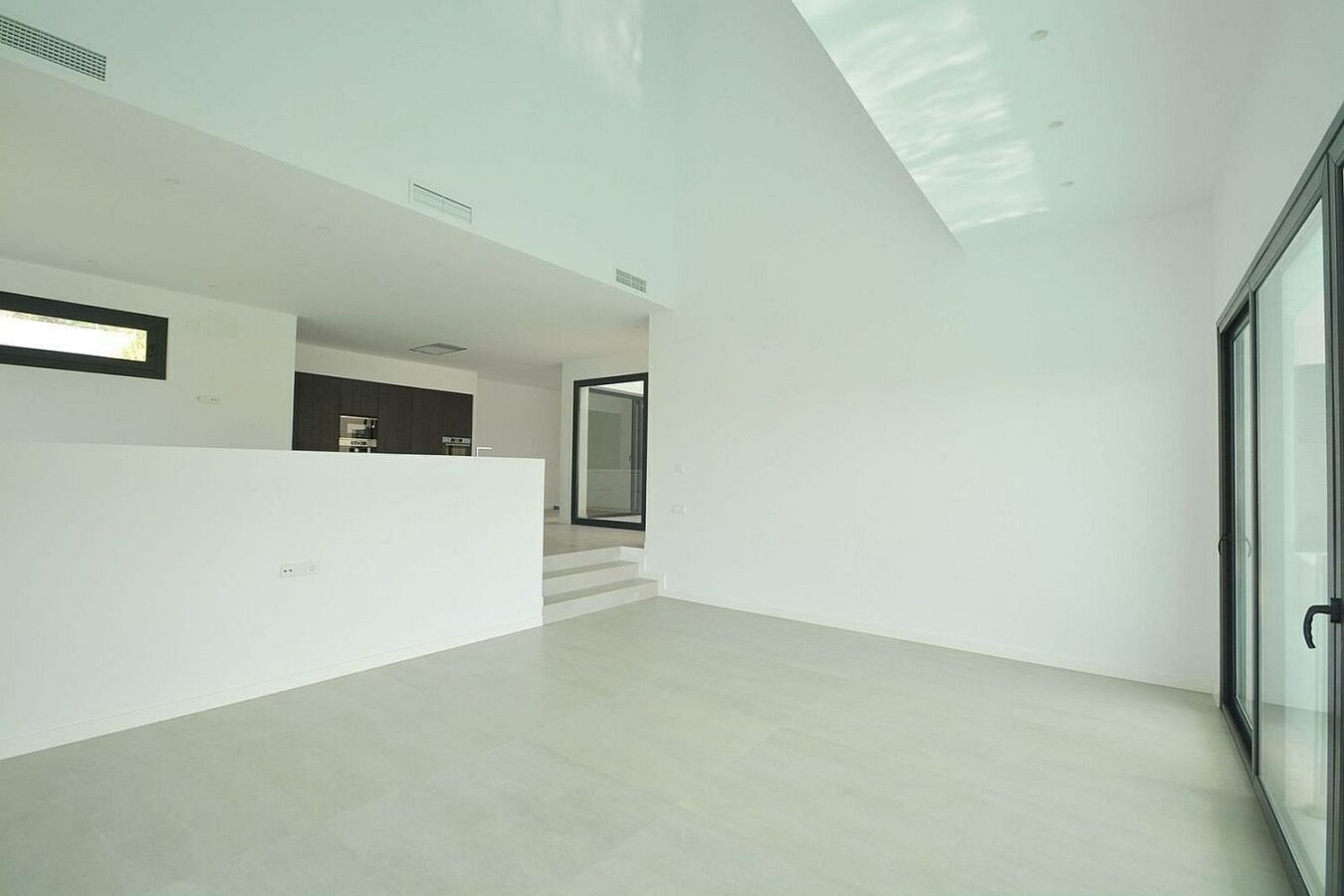 Contemporary villa with pool near Santa Maria Golf in Elviria, Marbella