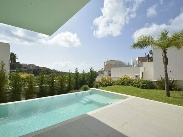 Contemporary villa with pool near Santa Maria Golf in Elviria, Marbella