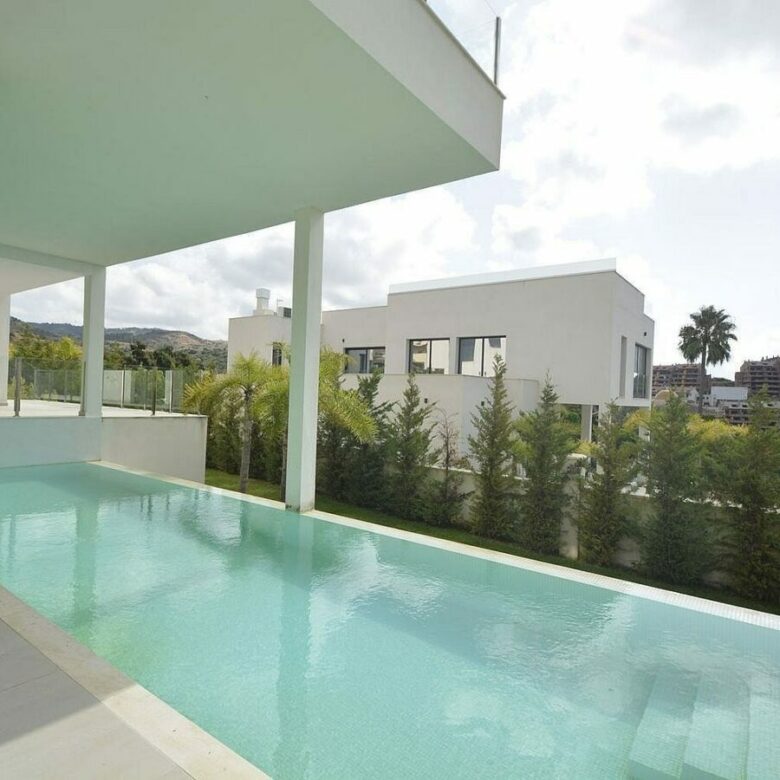 Contemporary villa with pool near Santa Maria Golf in Elviria, Marbella